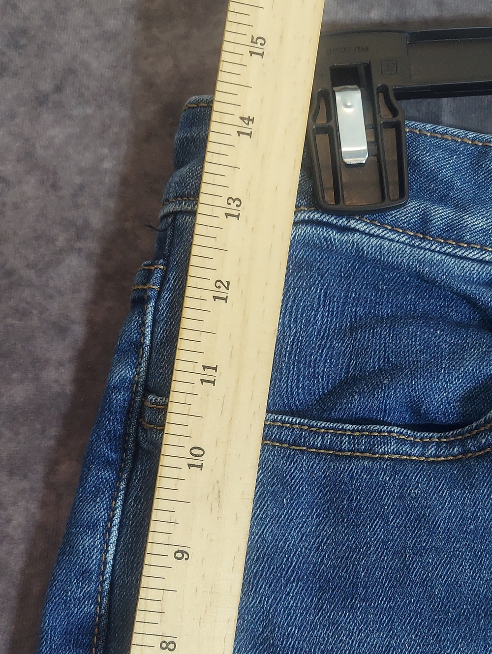 Old Navy Dark Wash High-Rise Cuffed Denim Shorts Size 6 EUC - Picture 5 of 8